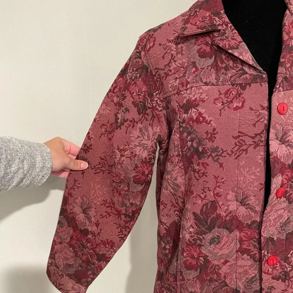 Coldwater‎ Creek Red Floral Tapestry Jacket/Shacket - Picture 3 of 9